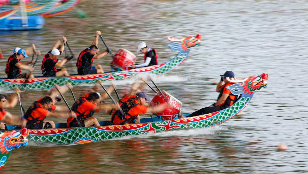 Dragon boat racers