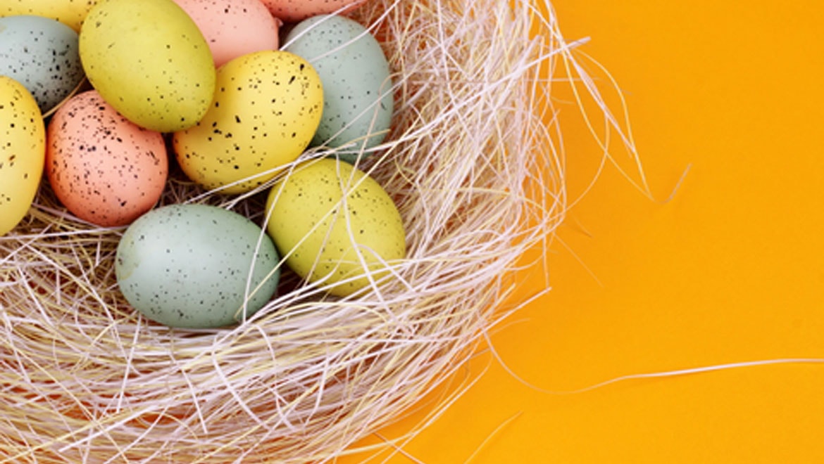 Basket with easter eggs