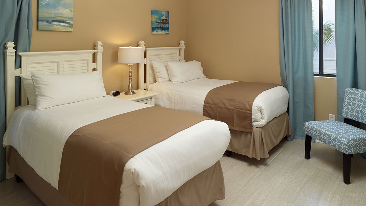 Beachwood Villas twin bedroom