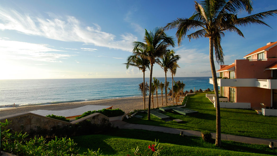 Beautiful Sand Beaches - Omni Cancun Hotel & Villas