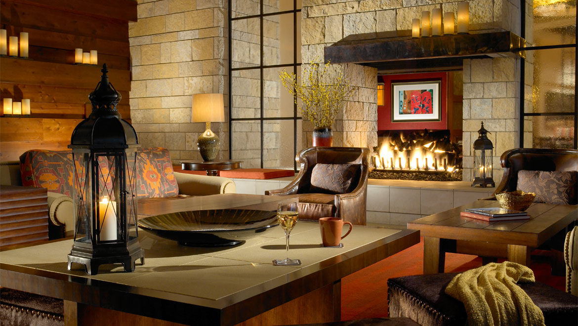 Fort Worth hotel lobby and fireplace 