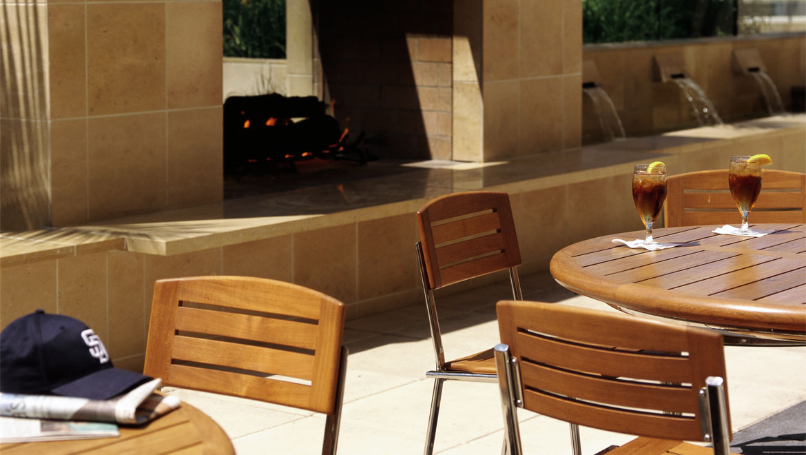 San Diego Hotel outdoor dining and fireplace 