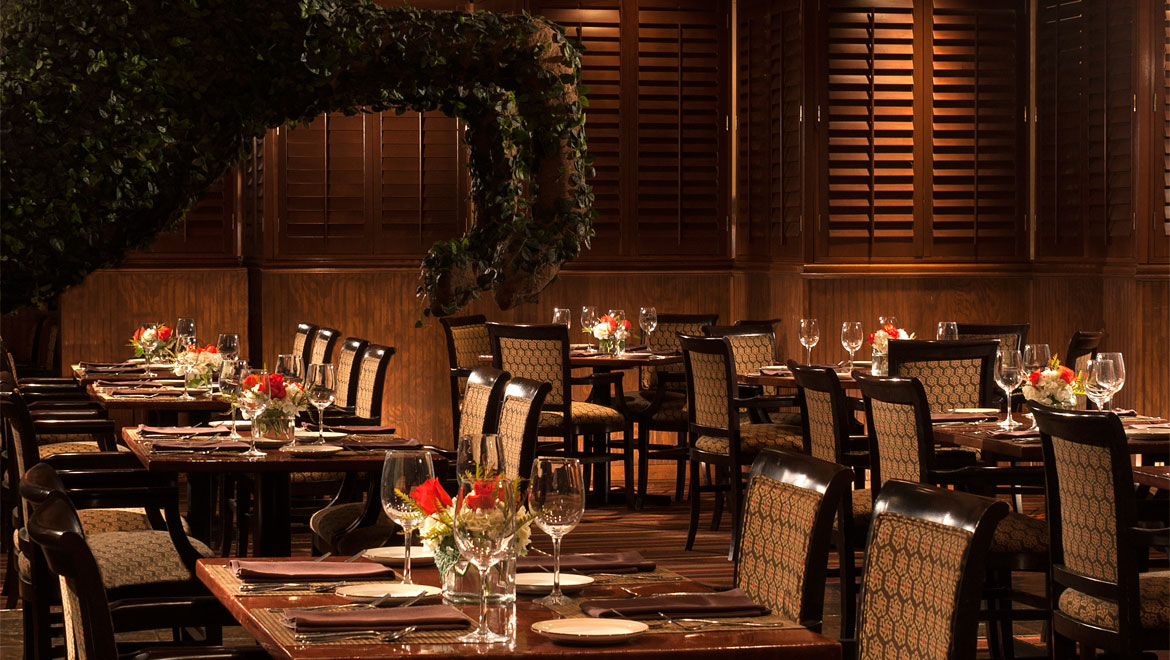 San Antonio Hotel restaurant seating 