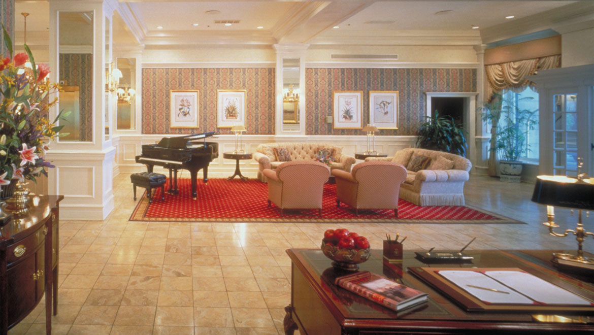 St. Louis Omni Majestic Hotel lobby 