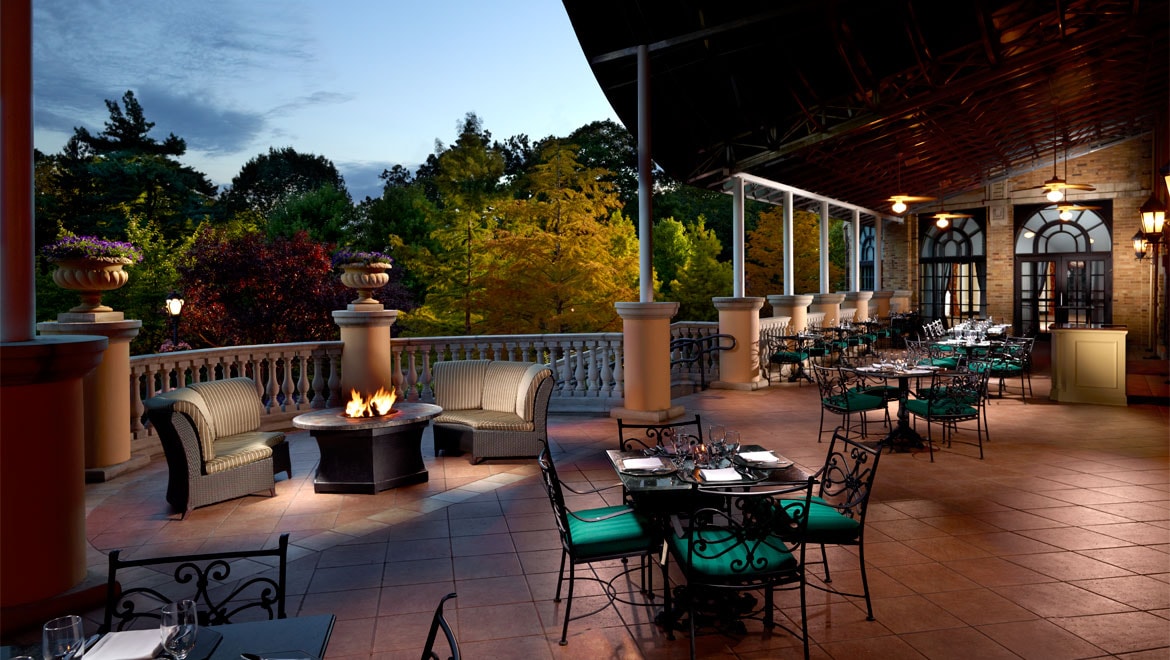 Outdoor Dining at Omni Shoreham Hotel